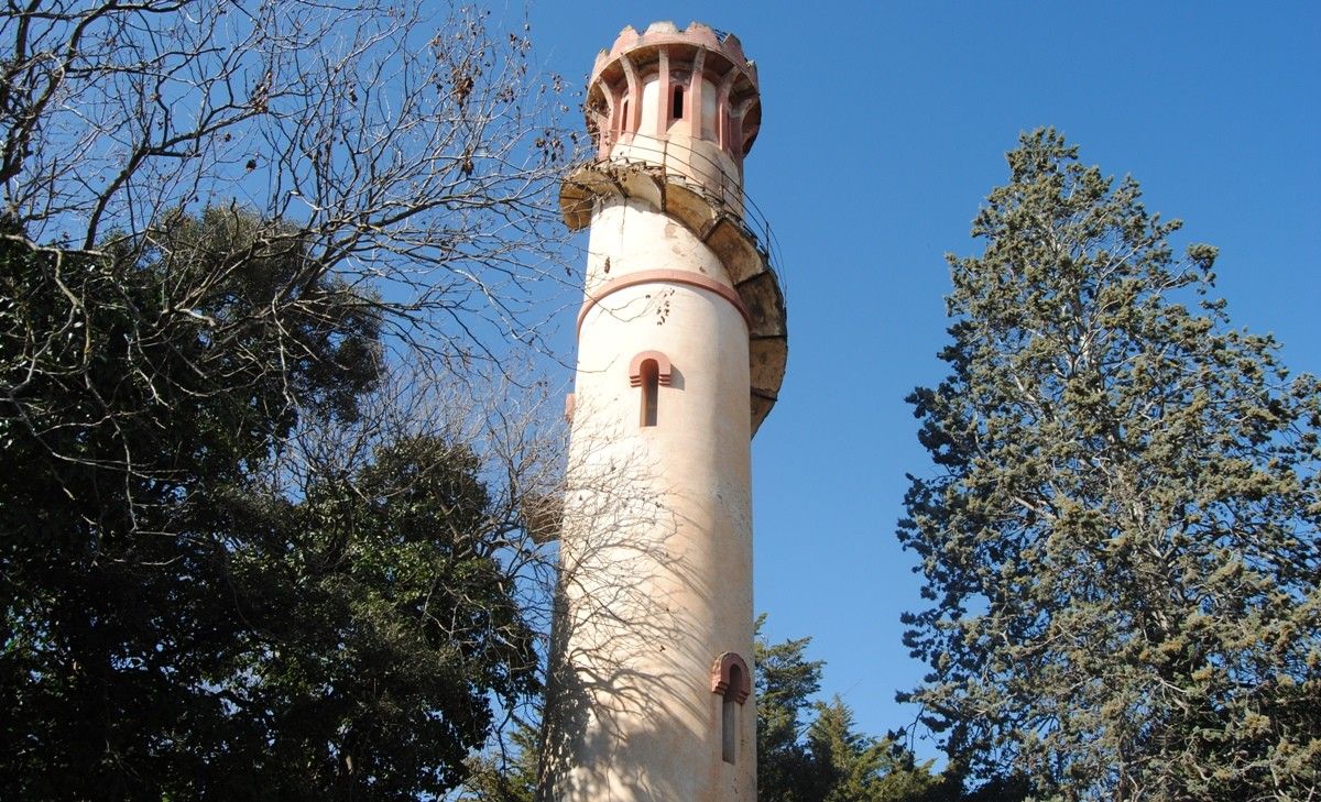 La Torre de l'Aigua, dins de la finca de Can Jorba