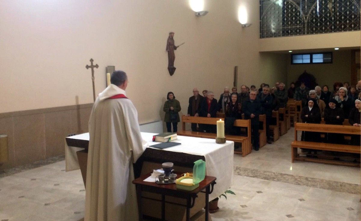 Missa al convent de les Caputxines oficiada per mossèn Josep Morros