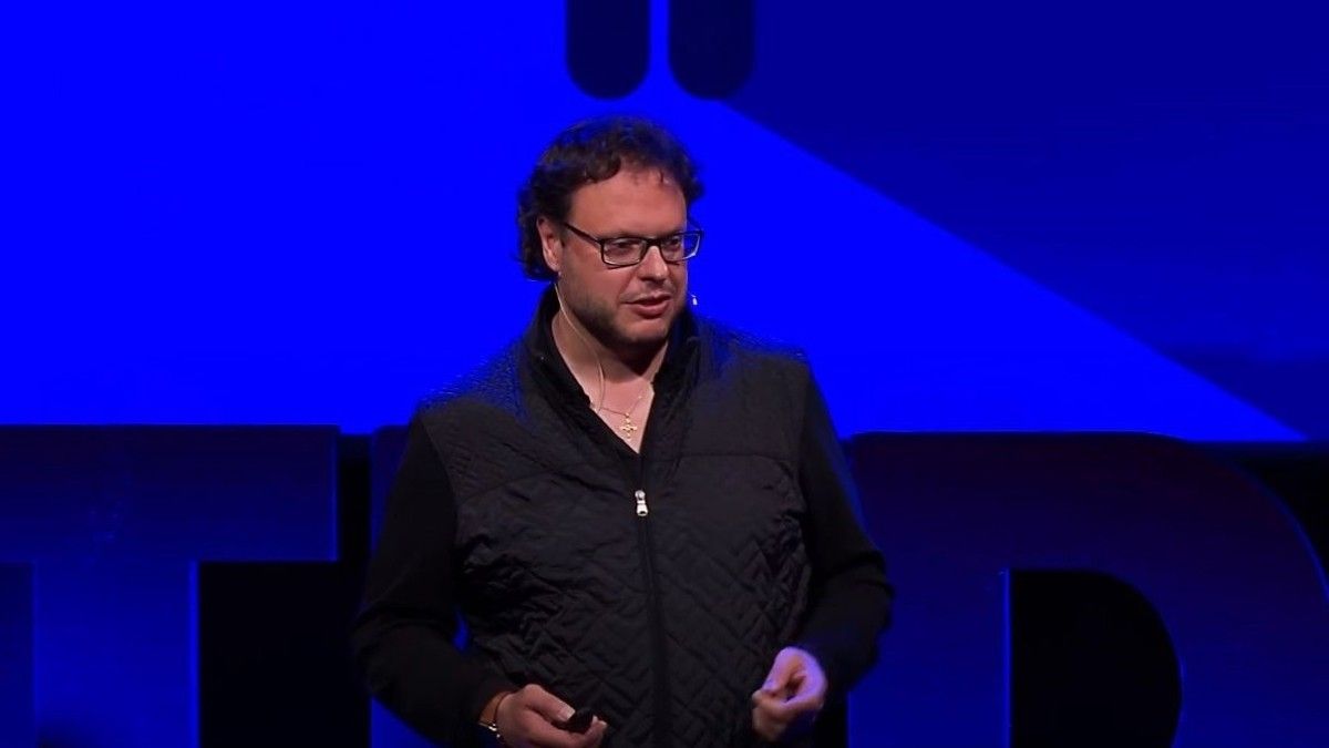 Josep Maria Herms durant la seva intervenció al TedxManresa l'any 2016