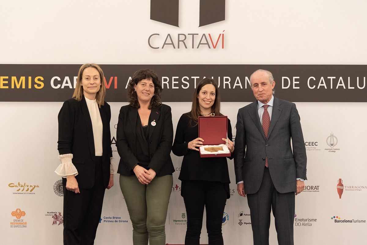 Irene Cozas, del restaurant L'Ó, recull el premi Cartaví
