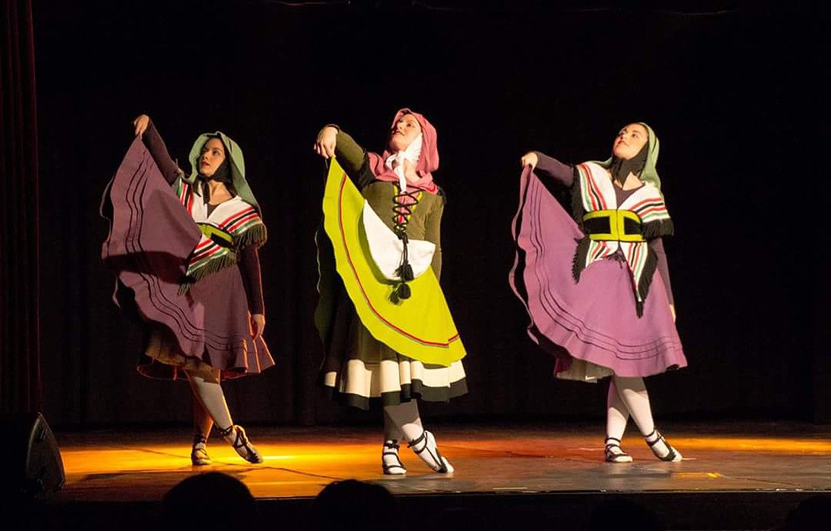 El Grup Mediterrània va ser un dels que va participar en el Sant Vicenç en Dansa