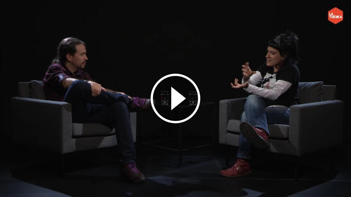 Pablo Iglesias entrevista la sallentina Anna Gabriel a «La Tuerka»