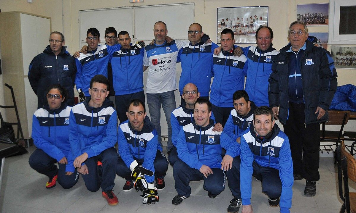 L'equip de futbol Ampans-UE Balconada, amb Jaume Tolosa