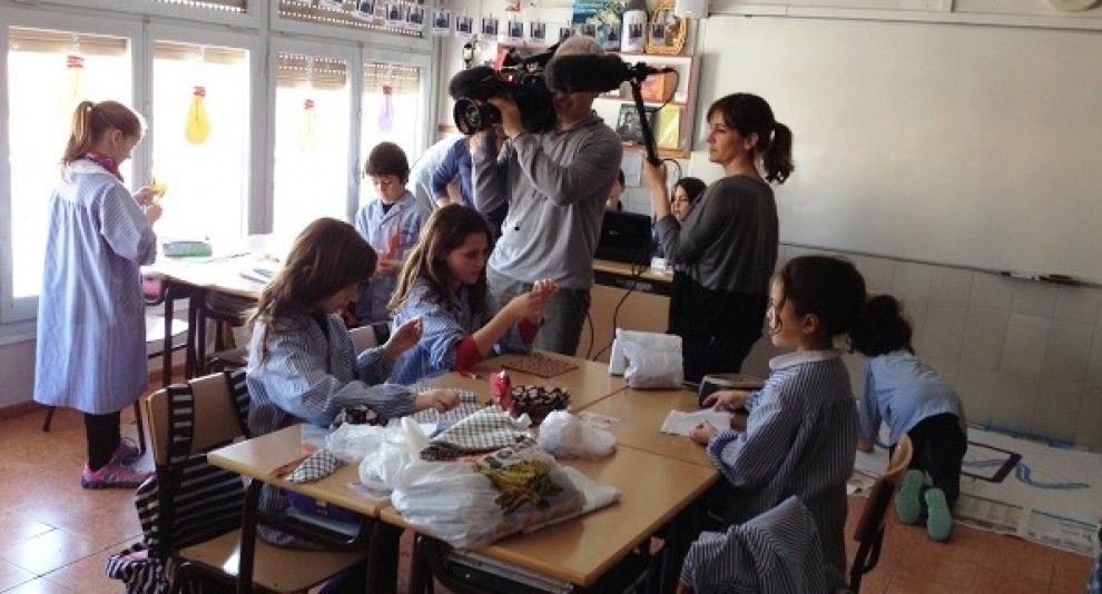 L'equip de TV3 s'interessa sobre el projecte Cultura Emprenedora a l'Escola.