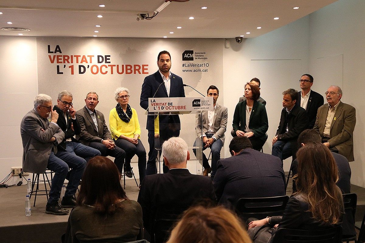 L'acte a Madrid amb els onze alcaldes que van viure a l'1-O organitzat per l'ACM