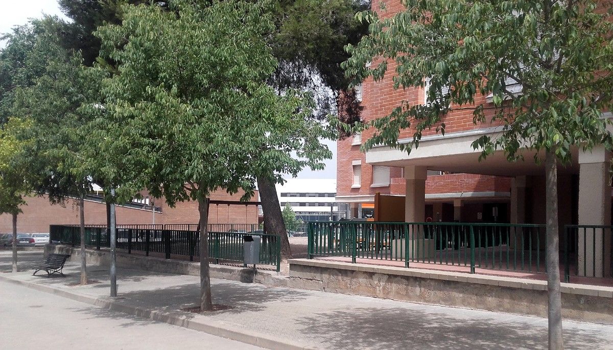 Barri de la Balconada amb l'hospital de Sant Joan de Déu al fons