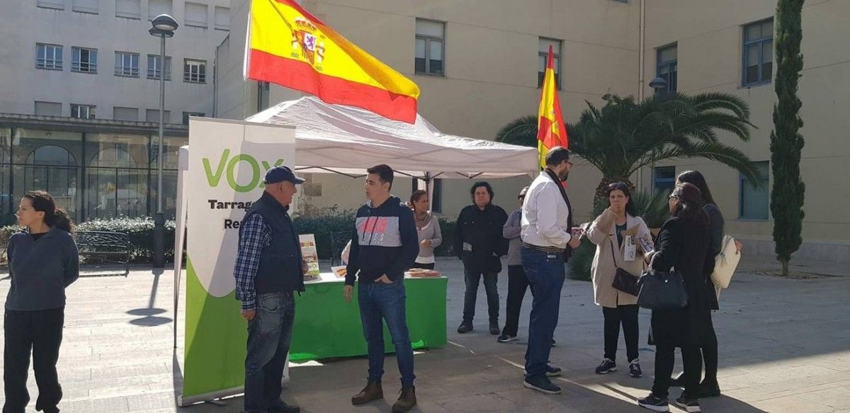Parada informativa de Vox a Tarragona