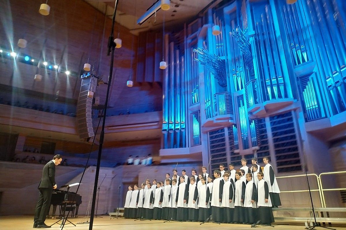 L'Escolania de Montserrat a l'Auditori Dom Musike de Moscou el gener de 2020