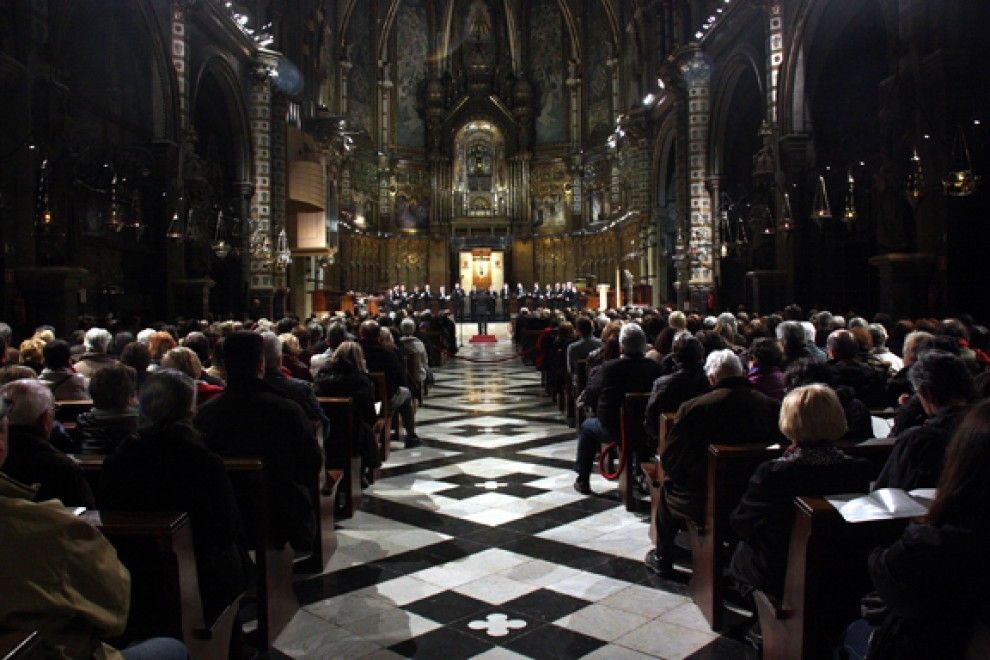 La Basílica de Santa Maria de Montserrat, plena pel Concert de Setmana Santa.