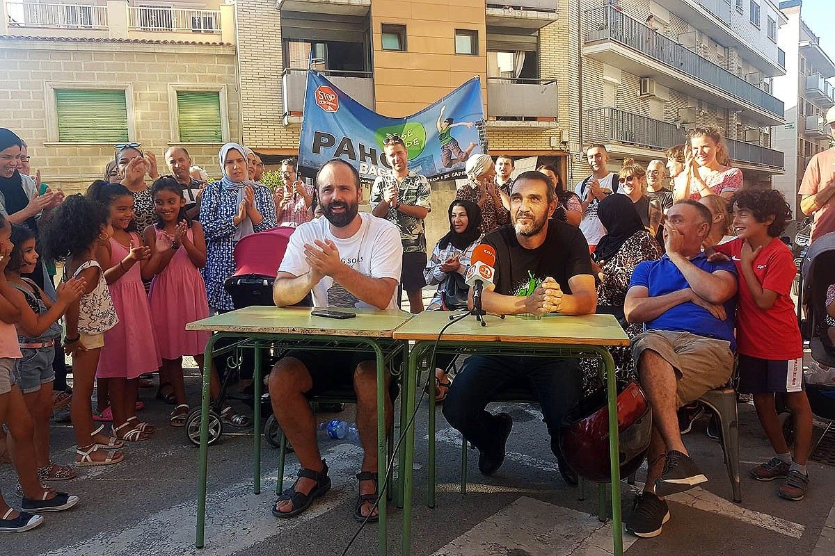 Bernat Sorinas, Abderraman Latrach i membres de la PAHC savant del bloc 8