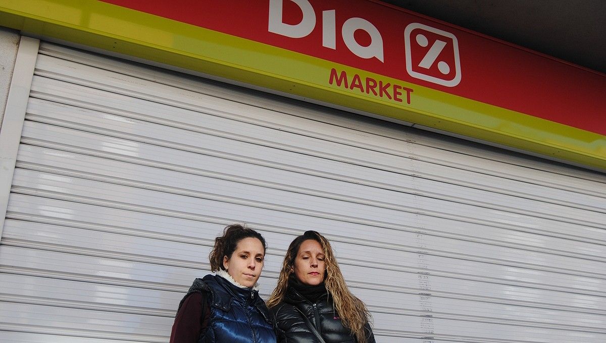 Les germanes Vanesa i Lorena Pino a la porta del Dia de Santpedor