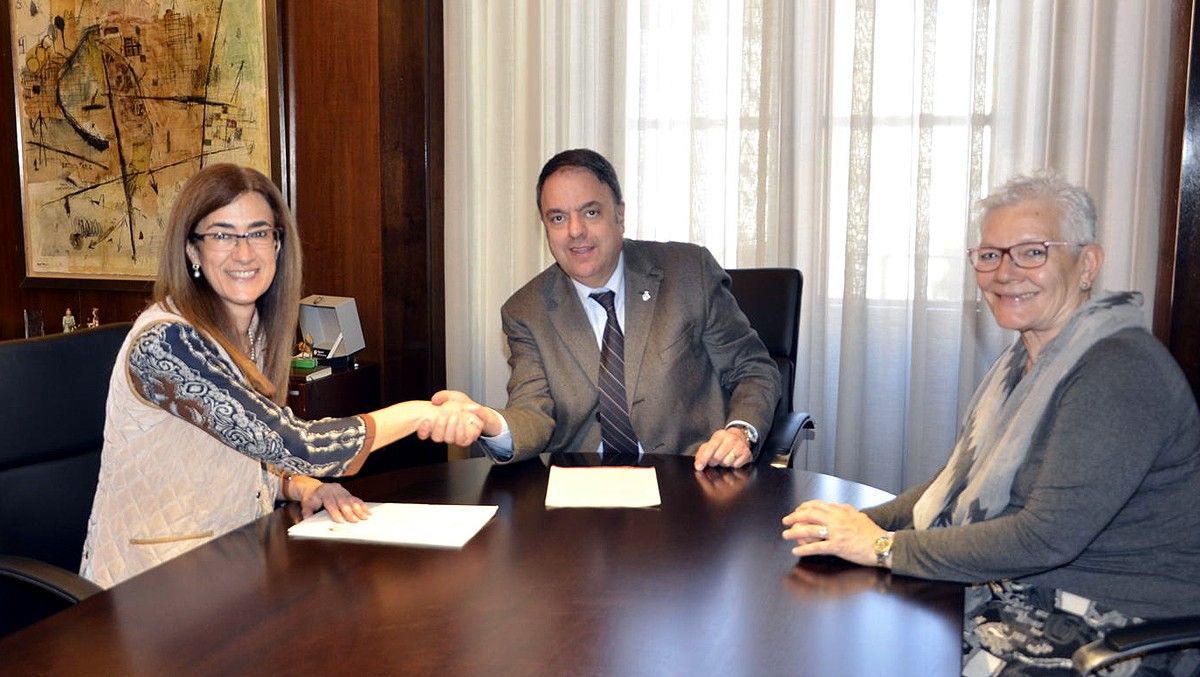 Signatura de l'acord entre l'Ajuntament de Manresa i la Fundació Germà Tomàs Canet
