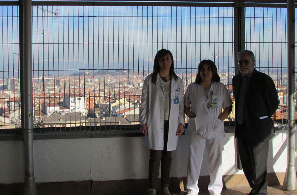 D'esquerra a dreta, Antònia Raich,  Rosa Comellas, Responsable d'infermeria salut mental, i el Doctor Pere Bonet