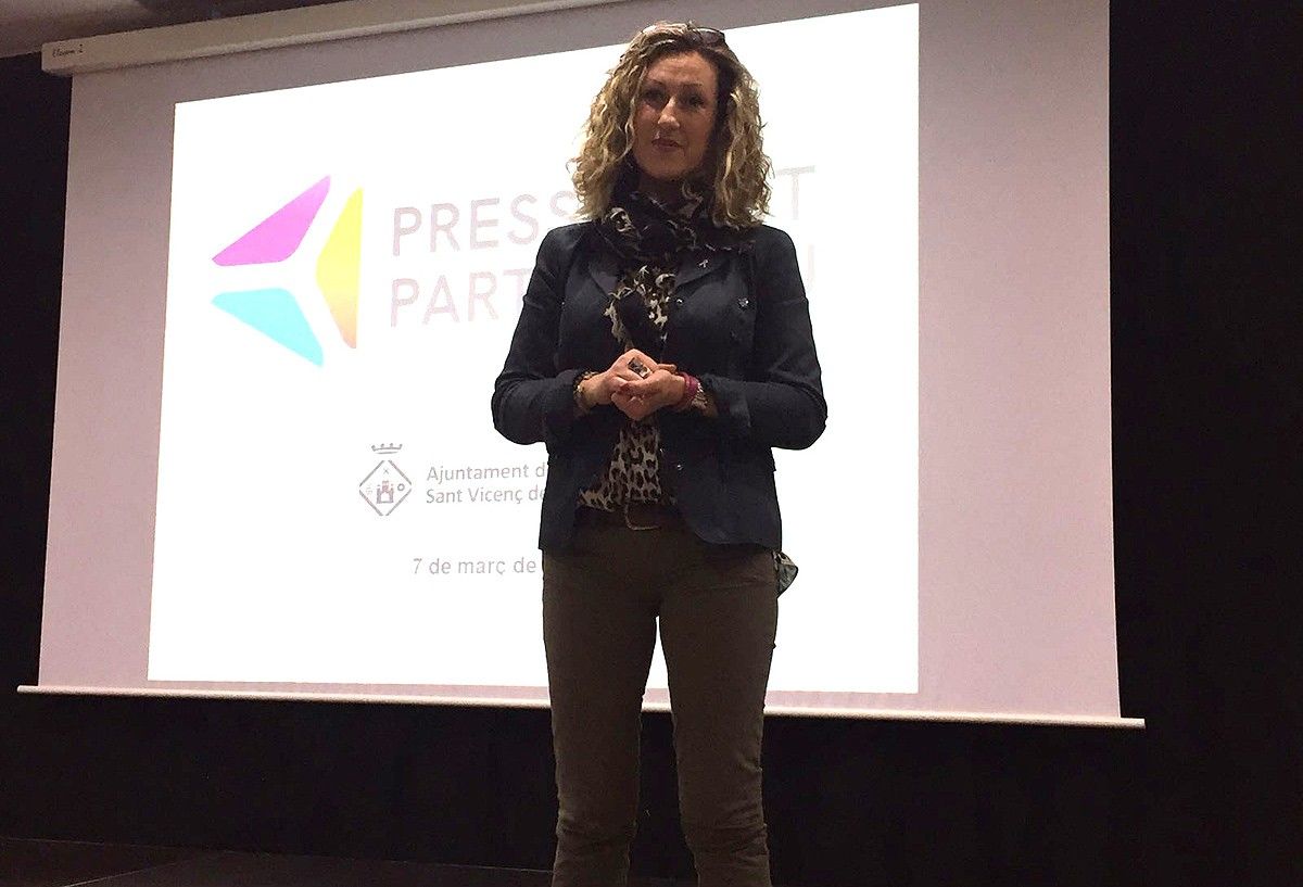 La regidora Esther Sánchez presenta el pressupost participatiu de Sant Vicenç de Castellet