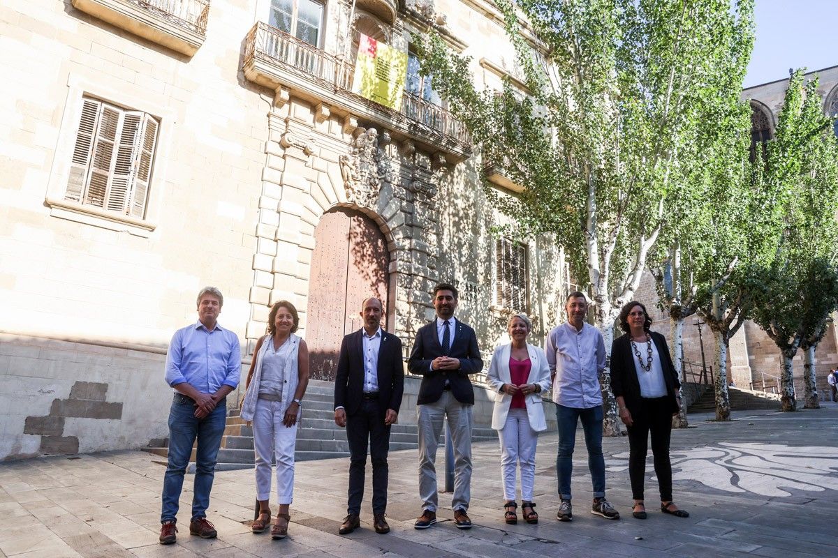 El vicepresident Puigneró amb la delegada del Govern i els alcaldes de les capitals de la Catalunya Central