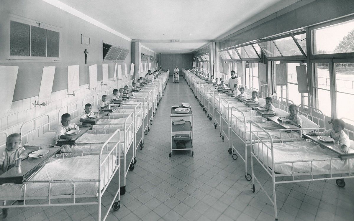 Imatge històrica d'un hospital de Manresa