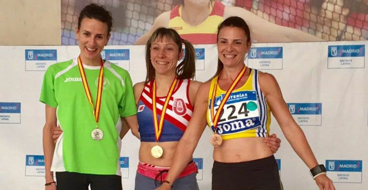 Ángela López, al centre, va guanyar tres medalles d'or