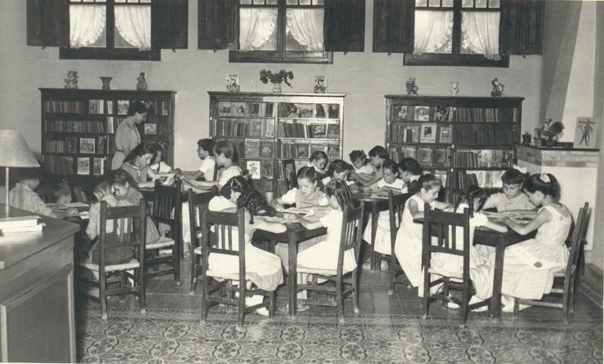 La Sala infantil de la Biblioteca de Sallent l’any 1955
