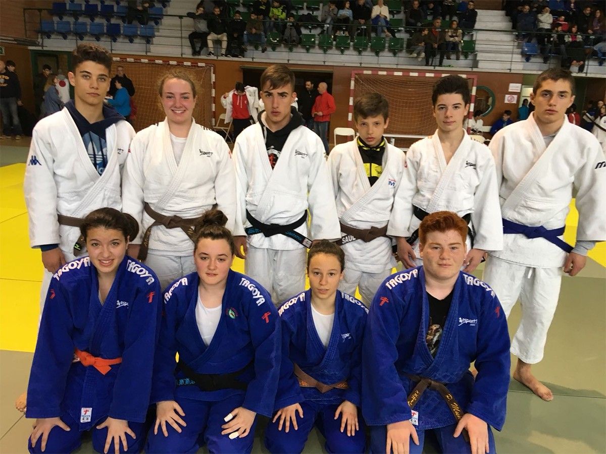 Alguns dels judokes del Bages i el Moianès participants en la Súper Copa Catalunya