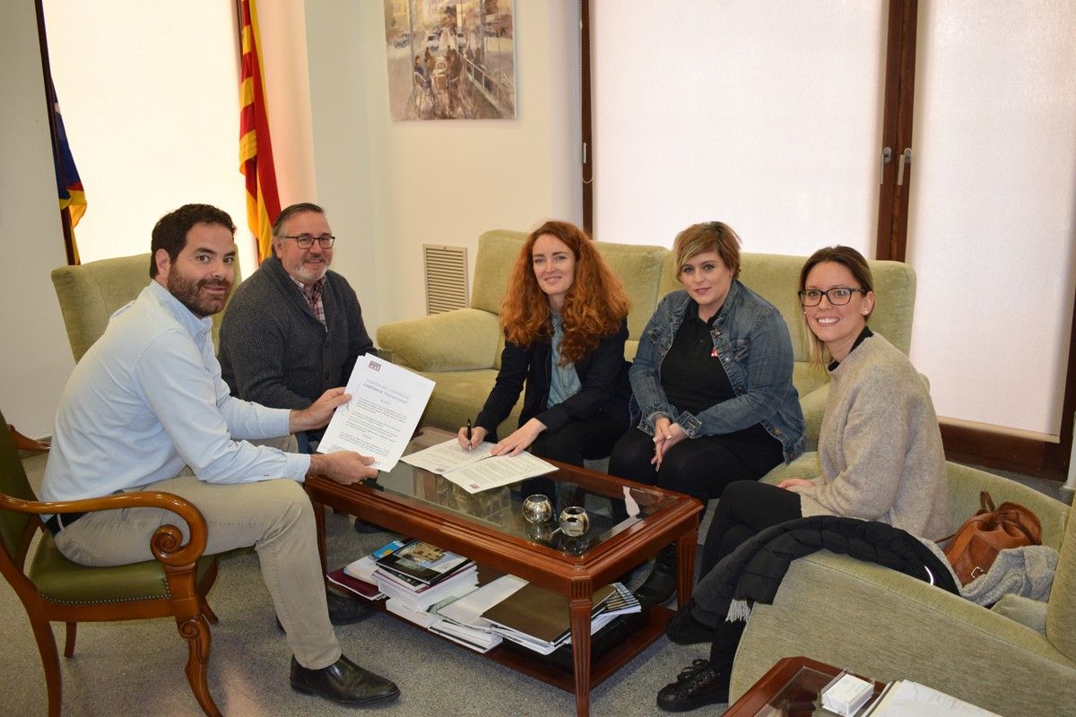 Signatura del conveni entre Ajuntament i UBIC de Sallent i la Fundació puntCat