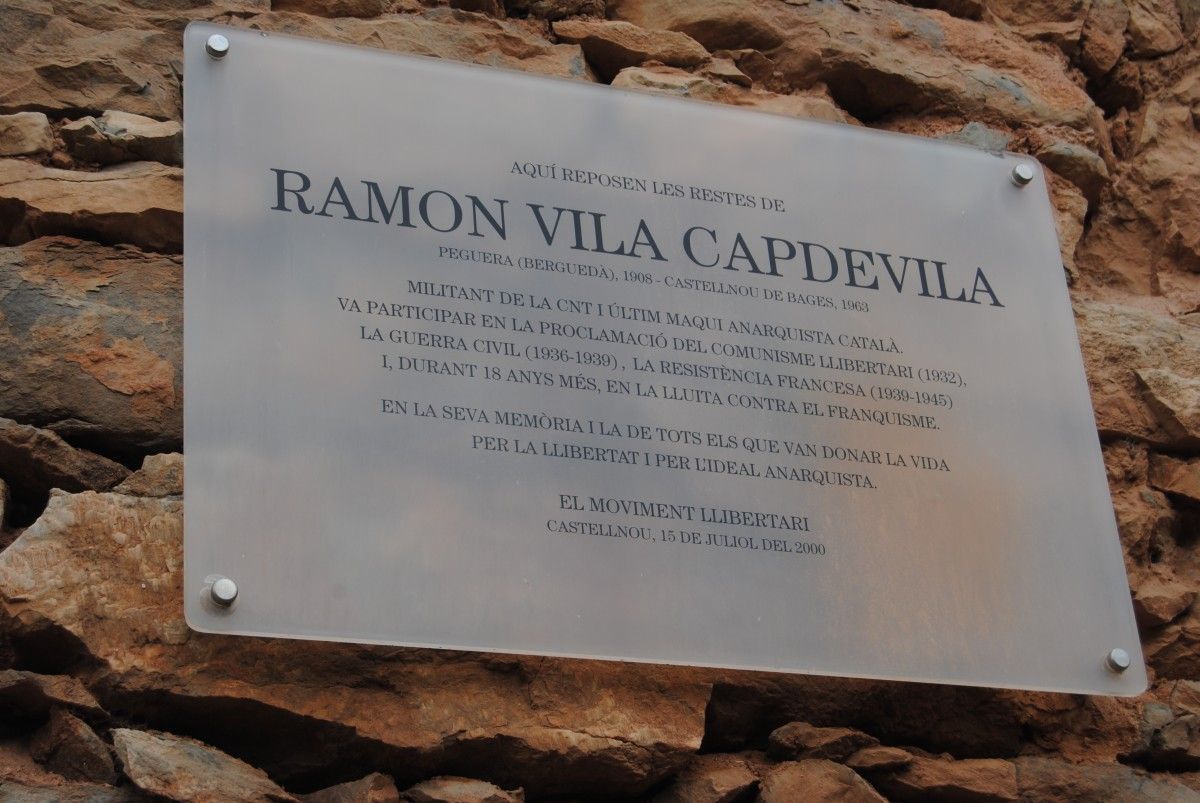 Placa de record a Ramon Vila 'Caracremada', el maqui enterrat a Castellnou de Bages