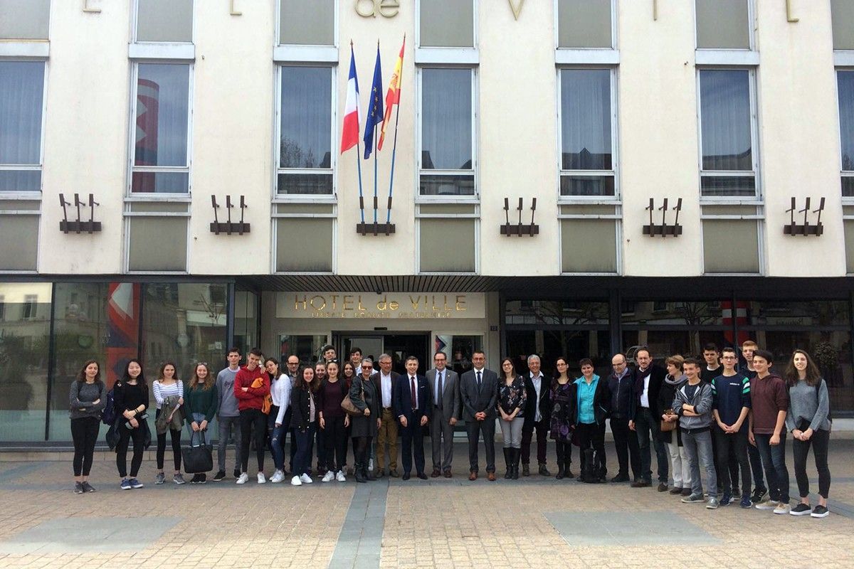 Professors, alumnes i autoritats, a Châteauroux
