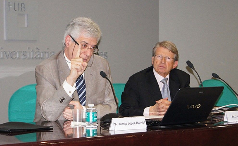 López-Burniol durant la seva conferència a la FUB.