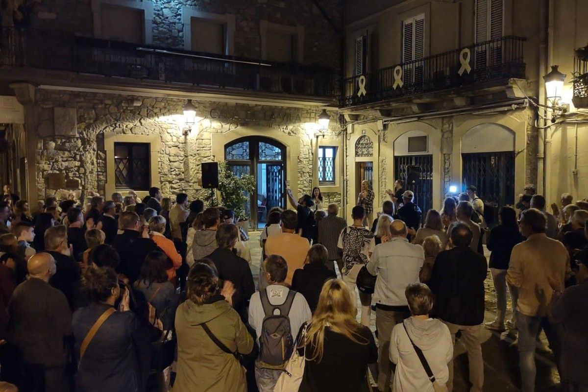 Concentració de suport a Adriana Delgado a Sant Vicenç de Castellet