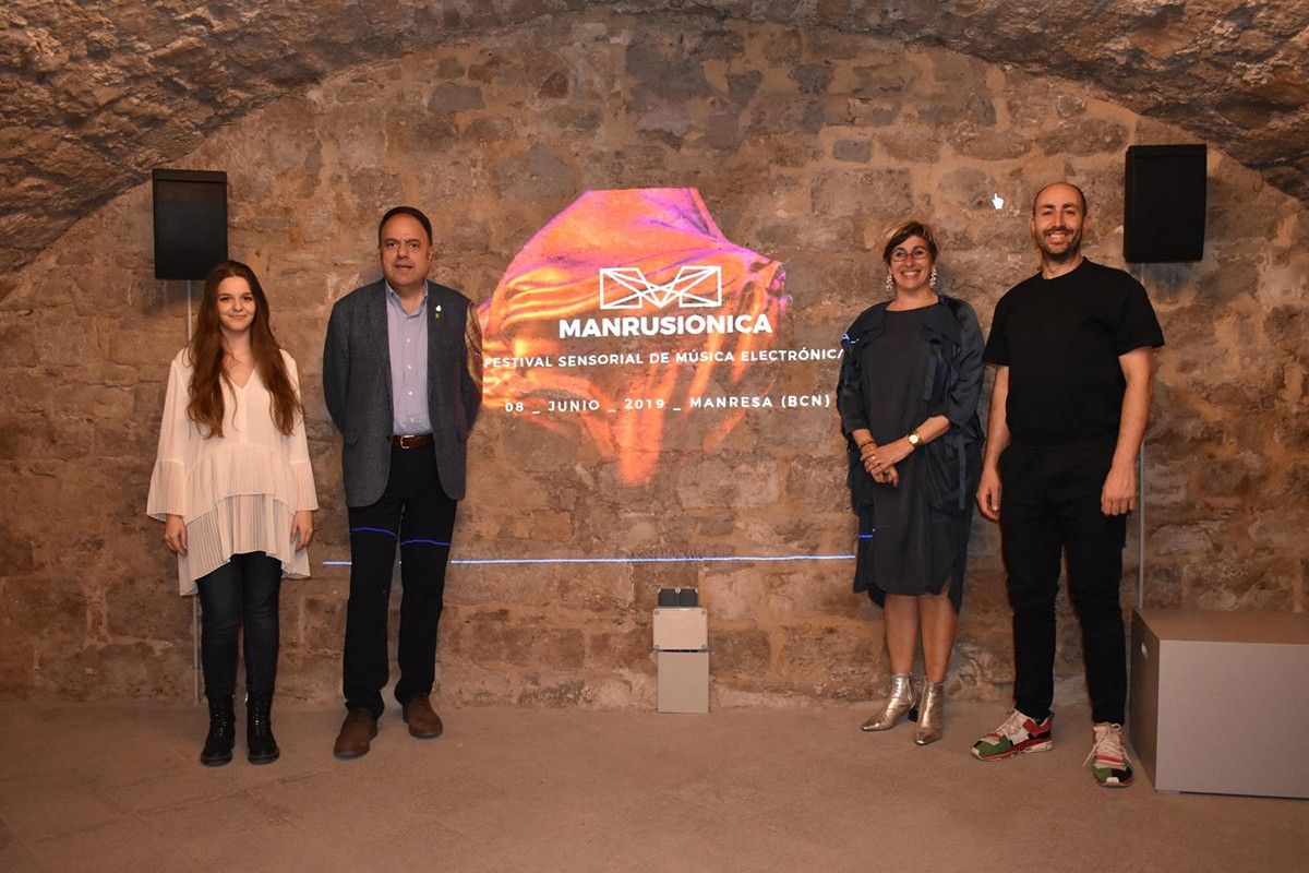 Lucía Alcaina, Valentí Junyent, Anna Crespo i Alfons Rodríguez durant la presentació de Manrusionica 2019