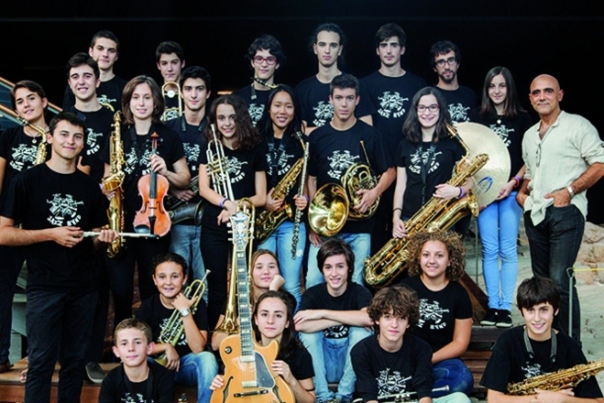 La Sant Andreu Jazz Band & Coma Big Band tocaran al Kursaal el 5 de maig
