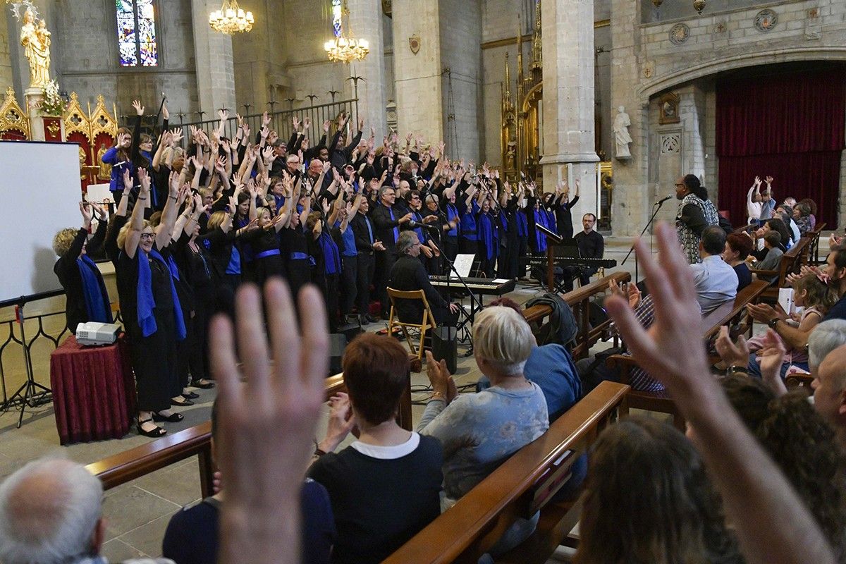 El cor Gospel Sant Cugat ha protagonitzat el concert solidari