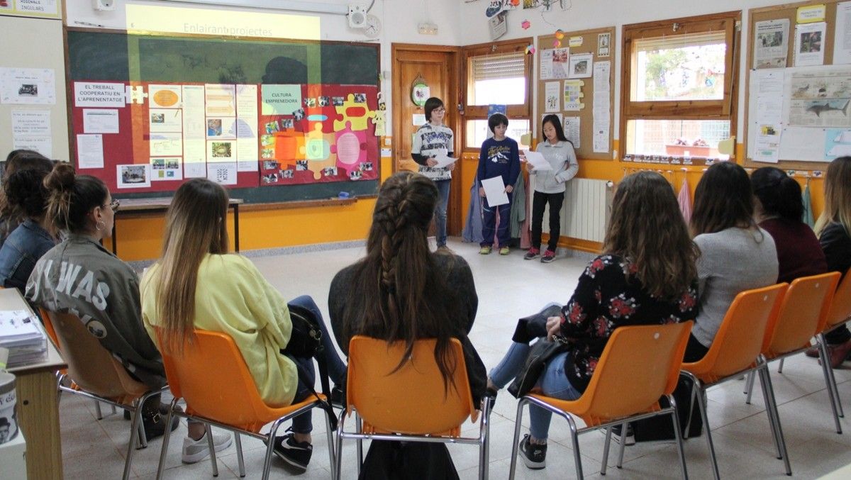 Alumnes de L'Espill van explicar el funcionament del projecte 'Cultura Emprenedora a l'Escola'