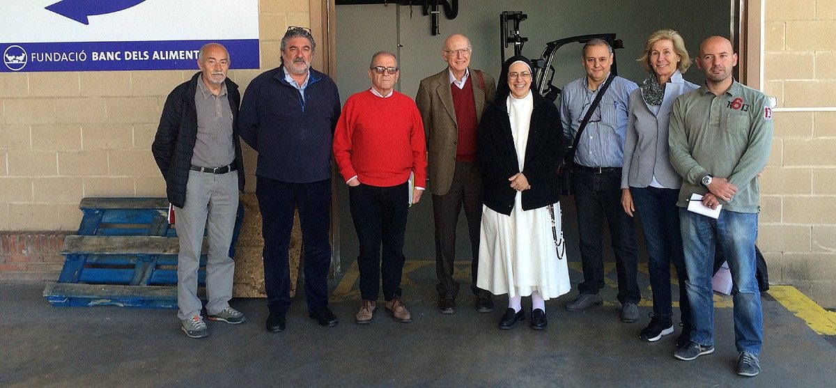 Membres del Banc d'Aliments i de les plataformes manresana i del Bages i de la Fundació Rosa Oriol, a Barcelona