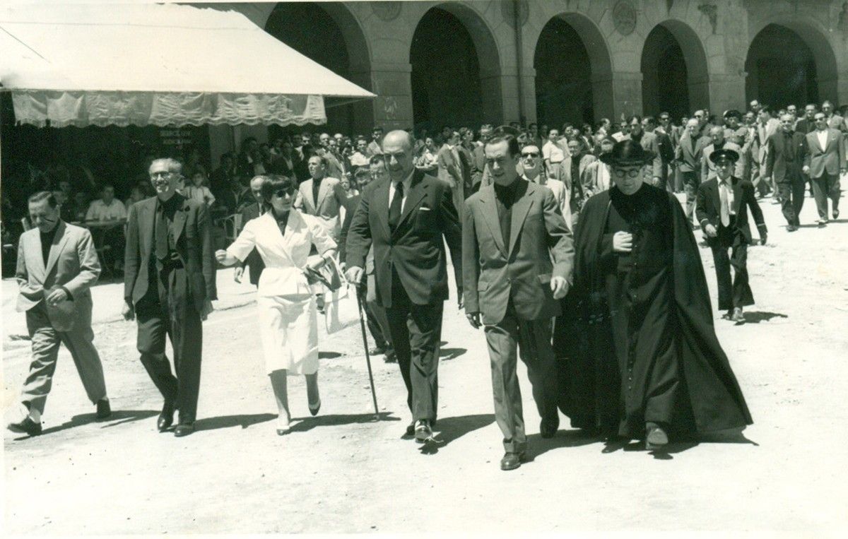El governador civil i cap provincial del Movimiento, Felipe Acedo, i l’alcalde de Cardona, Joan Claret, en una imatge de 1956