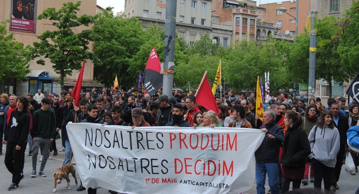 Prop de 400 persones han participat en la manifestació de l'1 de Maig a Manresa