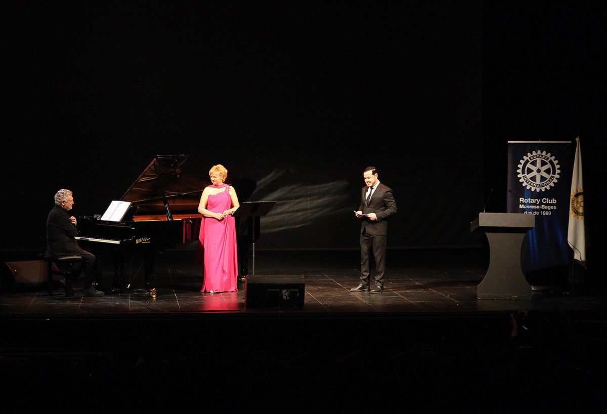Manel Camp, Mireia Pintó i Ivan Labanda durant la Gala Simeó Selga