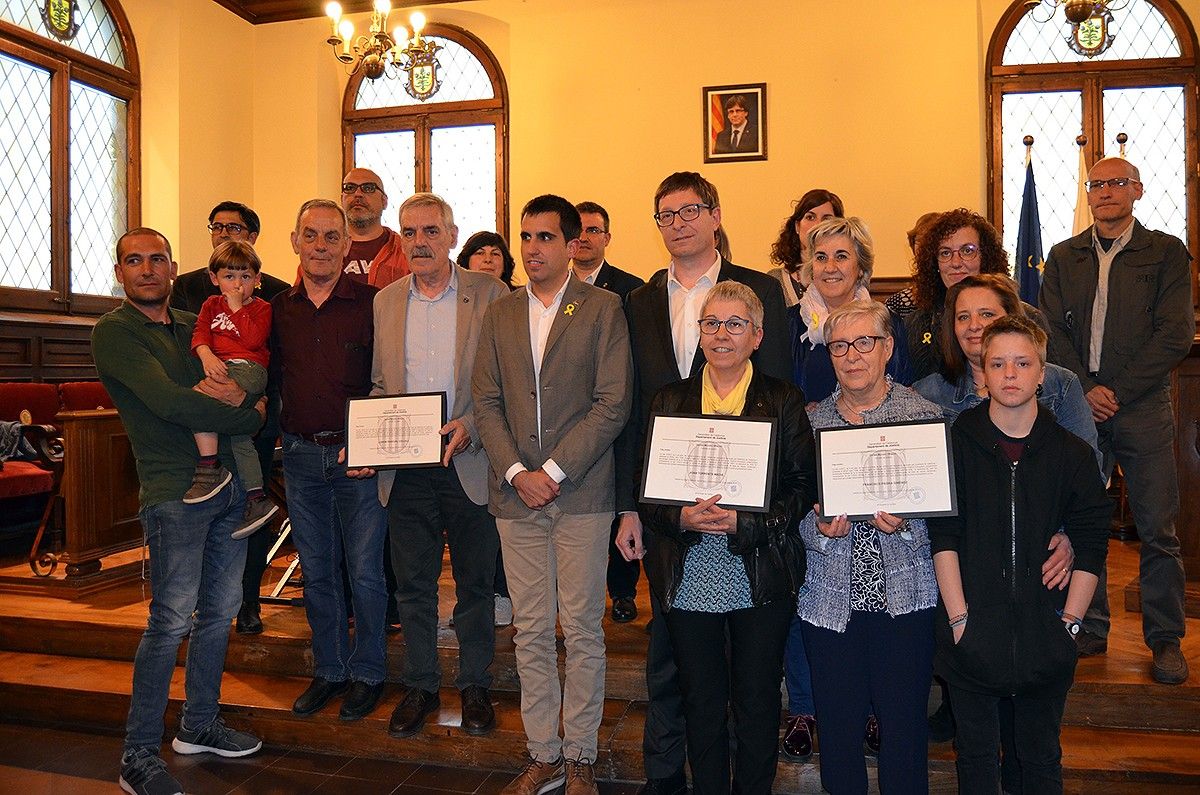 Foto de grup amb l'alcalde Ferran Estruch i el conseller Carles Mundó