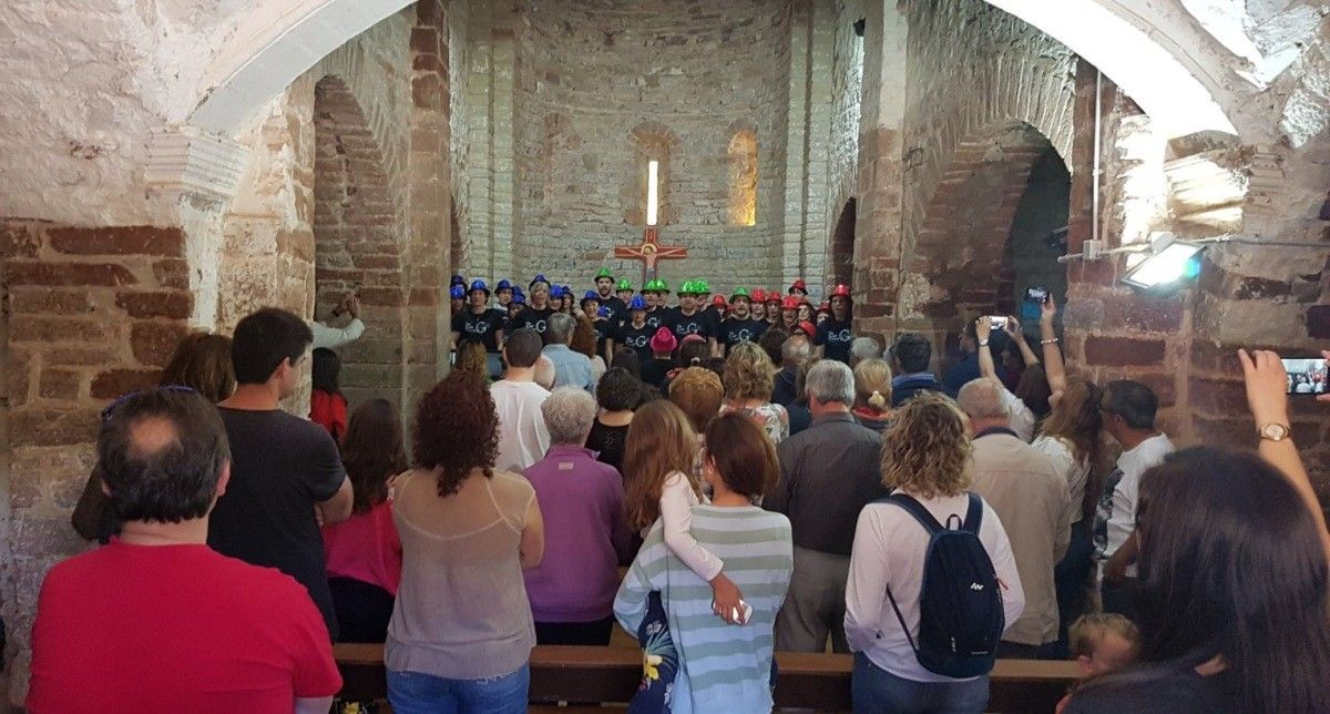 The River Troupe Gospel va oferir a Castellnou un concert ple de festa i emotivitat