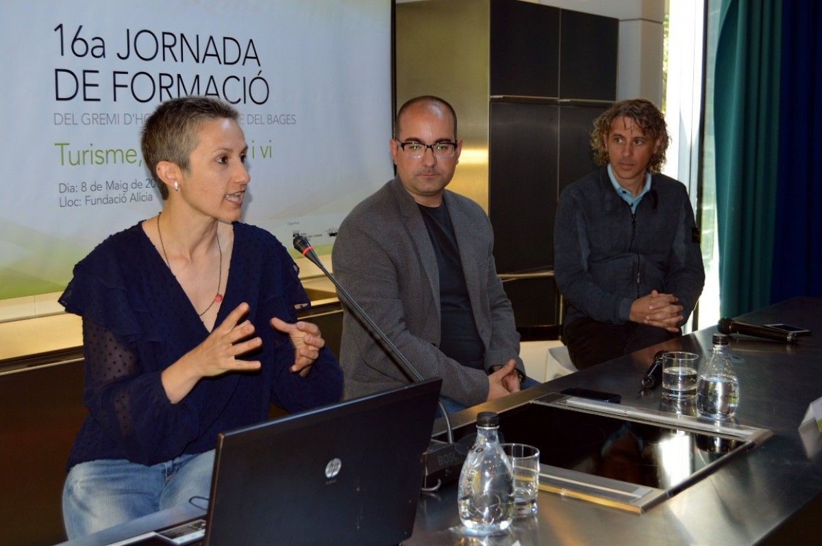 Sílvia Culell, Josep Pelegrín i Joan Soler durant la Jornada de Formació del Gremi d'Hoteleria i Turisme del Bages