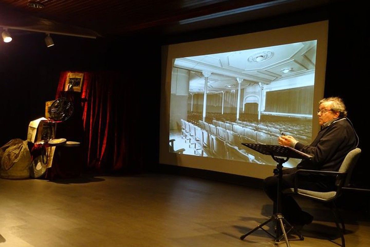 Francesc Comas condueix la xerrada sobre teatres i cinemes històrics