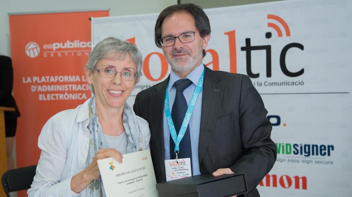 L'Ajuntament de Manresa rep un premi per la implantació del projecte Mobile ID