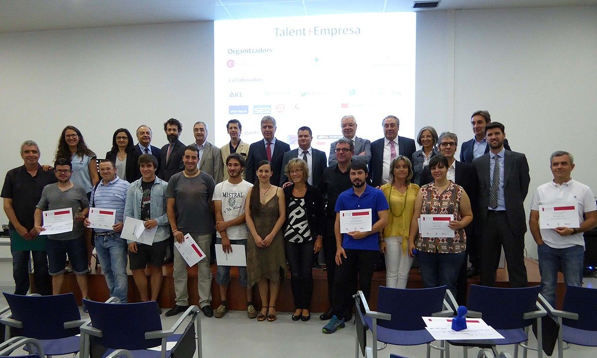 Foto de grup de la jornada final del programa Talent+Empresa