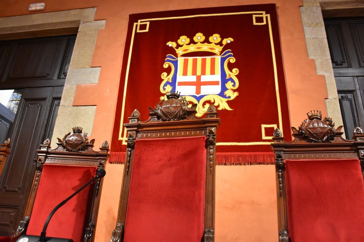 La cedira de l'alcaldia de l'Ajuntament de Manresa