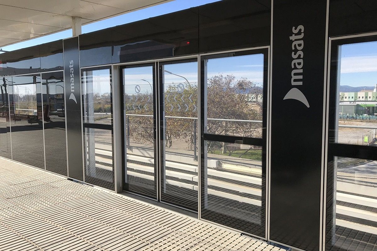 Portes automàtiques que Masats ha instal·lat en una estació de Metro de Barcelona