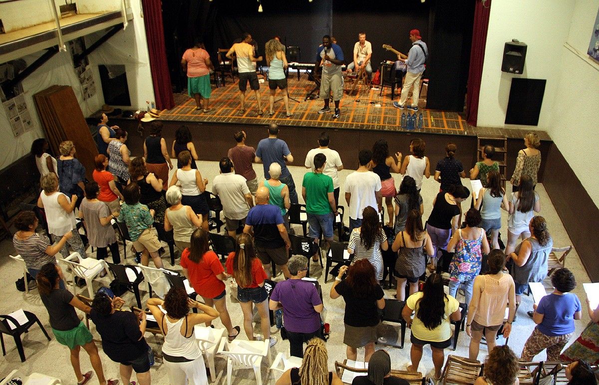 Imatge general d'un dels tallers de tècnica vocal de l'onzena edició del Campus de Gospel de Rajadell
