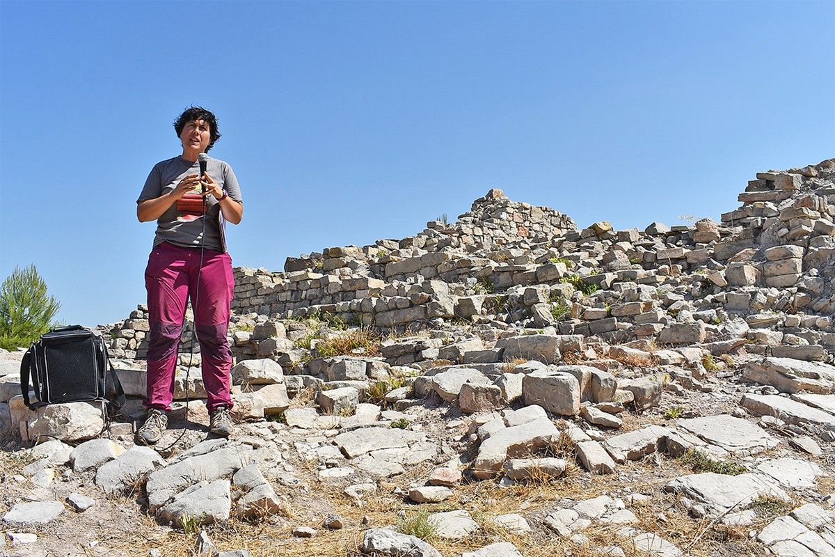 L'arqueòloga Cristina Belmonte, directora dels treballs de la Campanya d'Excavacions Arqueològiques de 2019