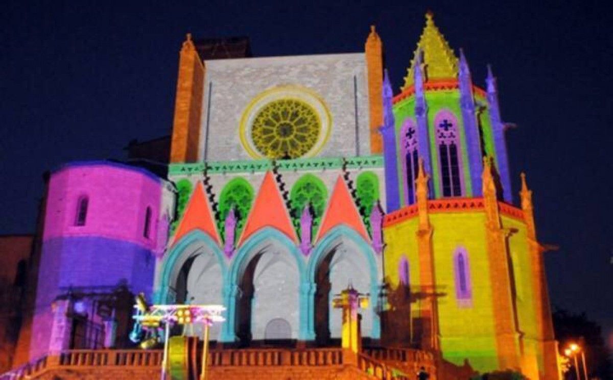 Imatge de l'any passat del videomapping sobre la façana de la Seu