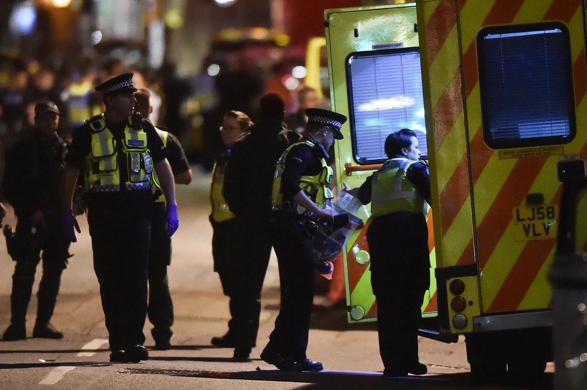 Agents policials després de l'atemptat de Londres