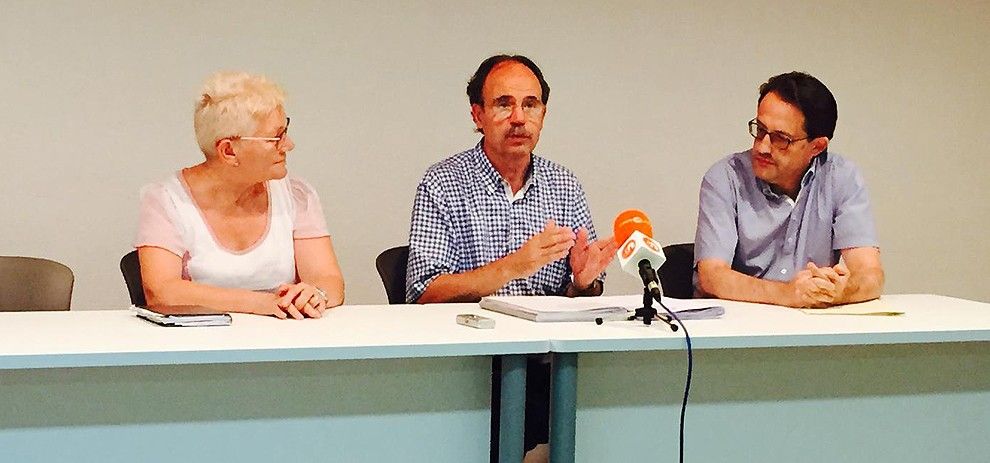 Mercè Rosich, Jaume Espinal i Antoni Llobet durant la presentació de la proposta.