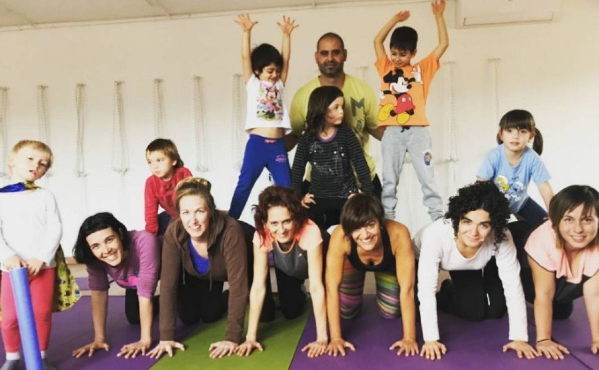 Inspira Ioga programa una matinal de ioga en família per aquest diumenge